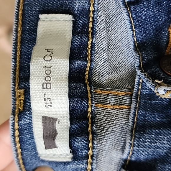 Levi's 515 Boot Cut Jean's - Picture 7 of 8